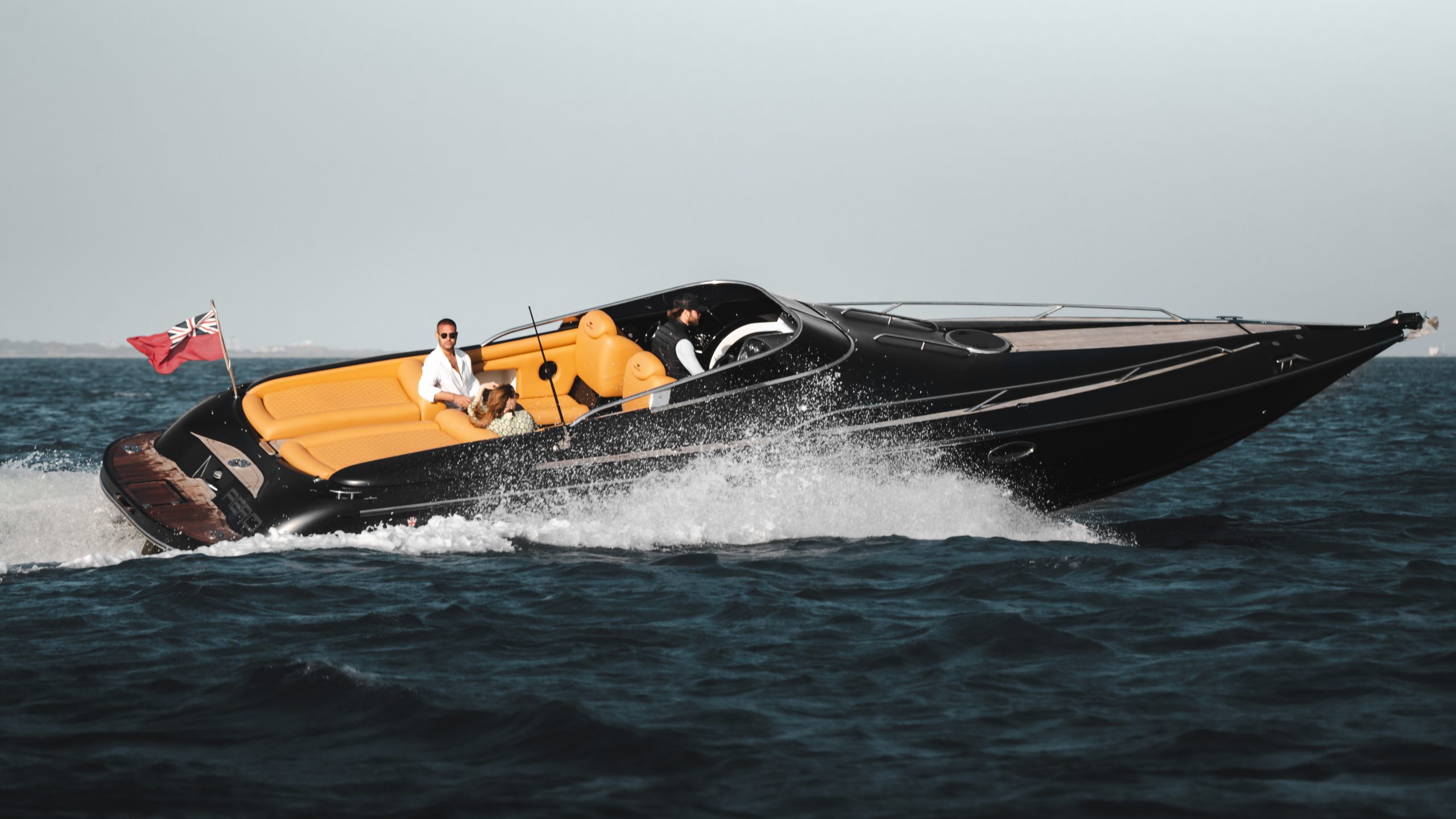 Aero Boat Charter - Luxury Solent Adventures